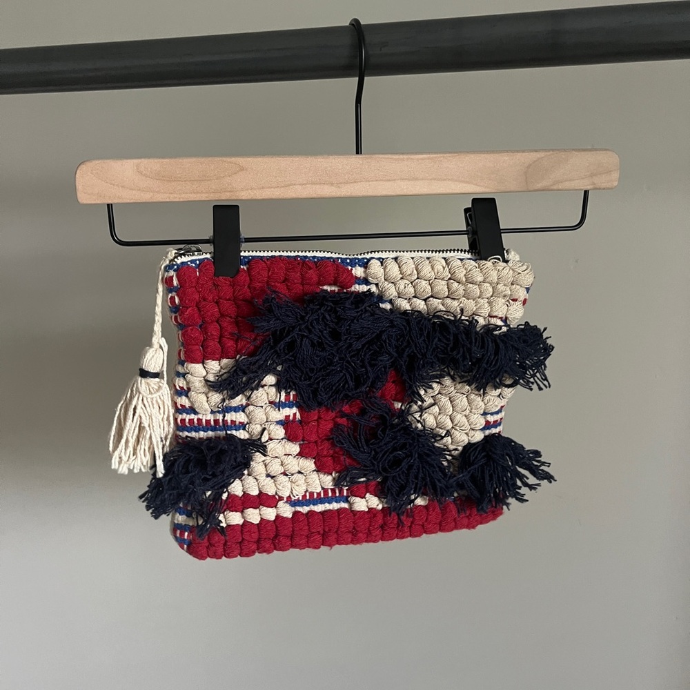 Fringe tasseled clutch